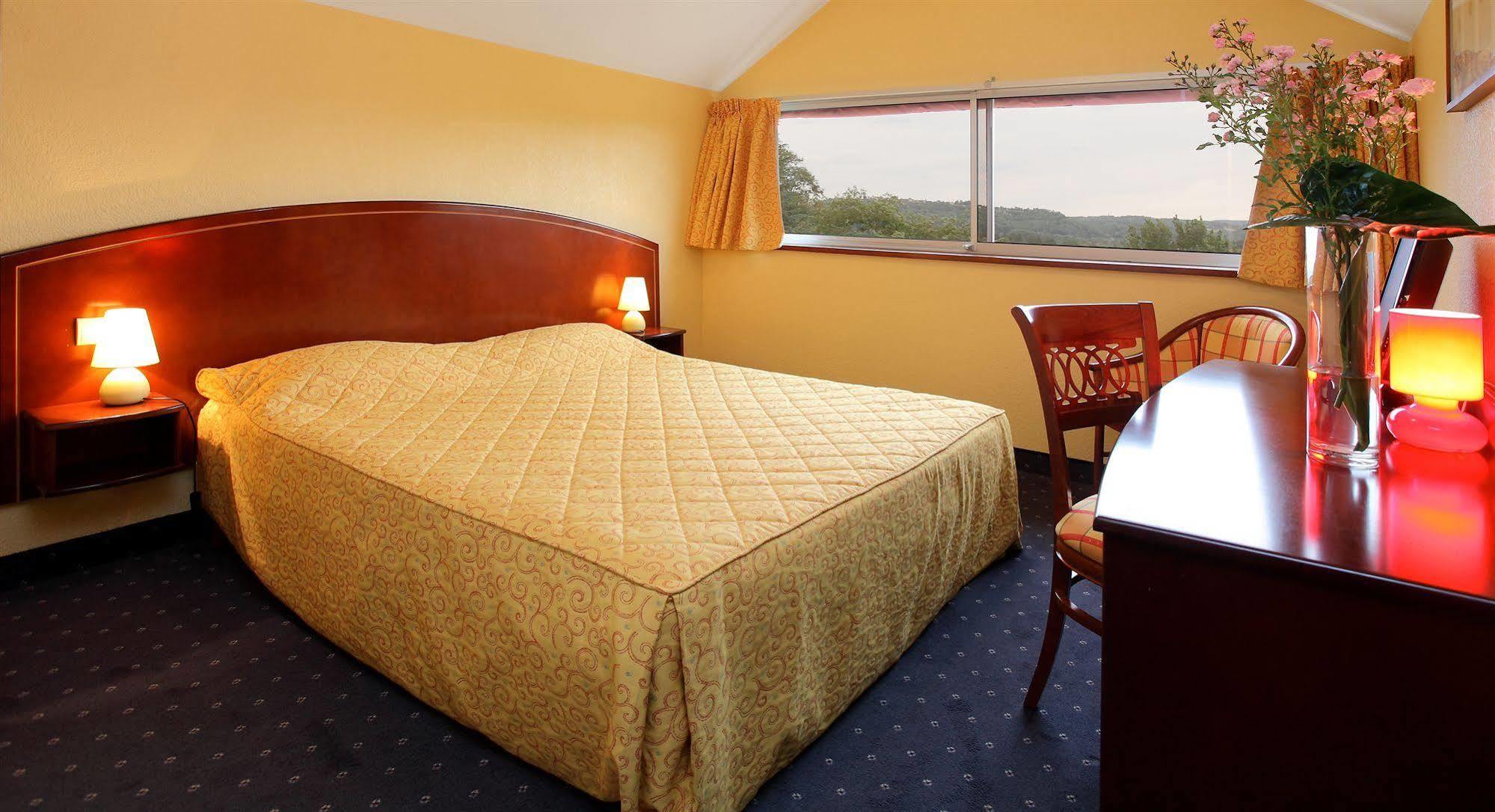 Hotel Le Clos Roussillon Pres De Sarlat Vitrac  Zewnętrze zdjęcie
